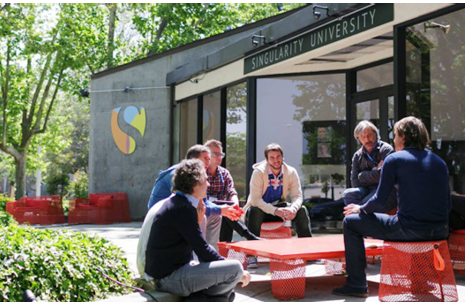Imagem de seis pessoas re nidas em c rculo na Singularity University 